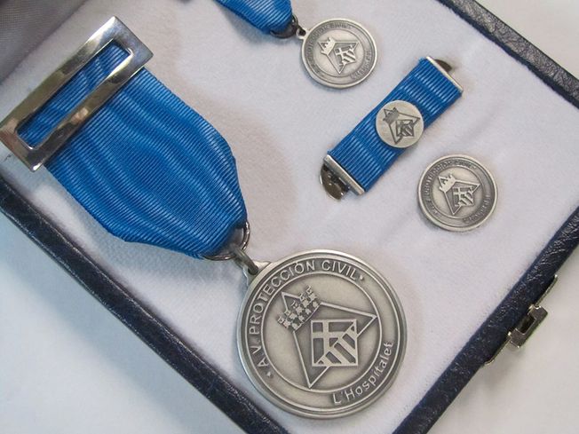 Medalla condecoración grabado químico